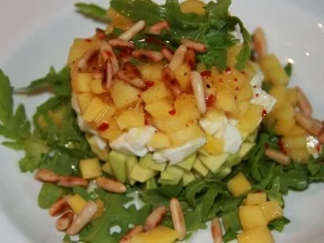 Rezept: Mozzarella-Avocado-Mango-Salat Mozzarella-Avocado-Mango-Salat - Rezept