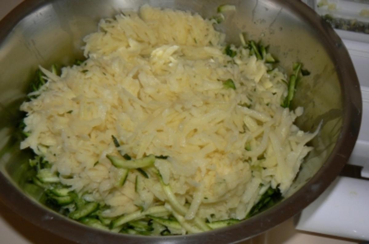 scharfe Zucchini-Kartoffelpuffer treffen auf..... - Rezept - Bild Nr. 3