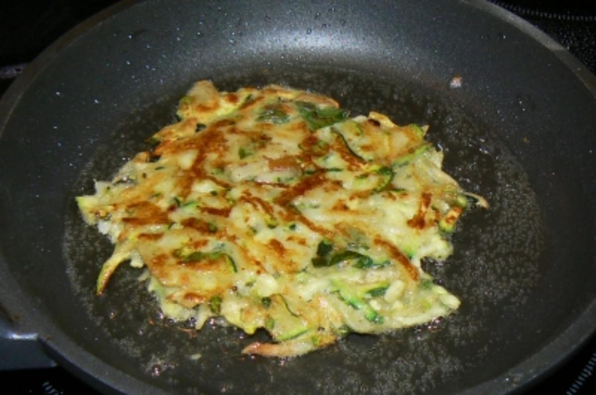 scharfe Zucchini-Kartoffelpuffer treffen auf..... - Rezept - Bild Nr. 7