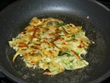 scharfe Zucchini-Kartoffelpuffer treffen auf..... - Rezept - Bild Nr. 7