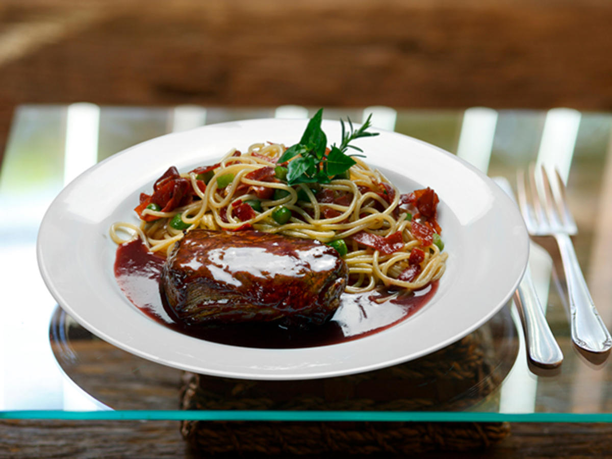 Kalbsnuss an Portwein-Rahm-Sauce mit getrockneten Tomaten - Rezept ...