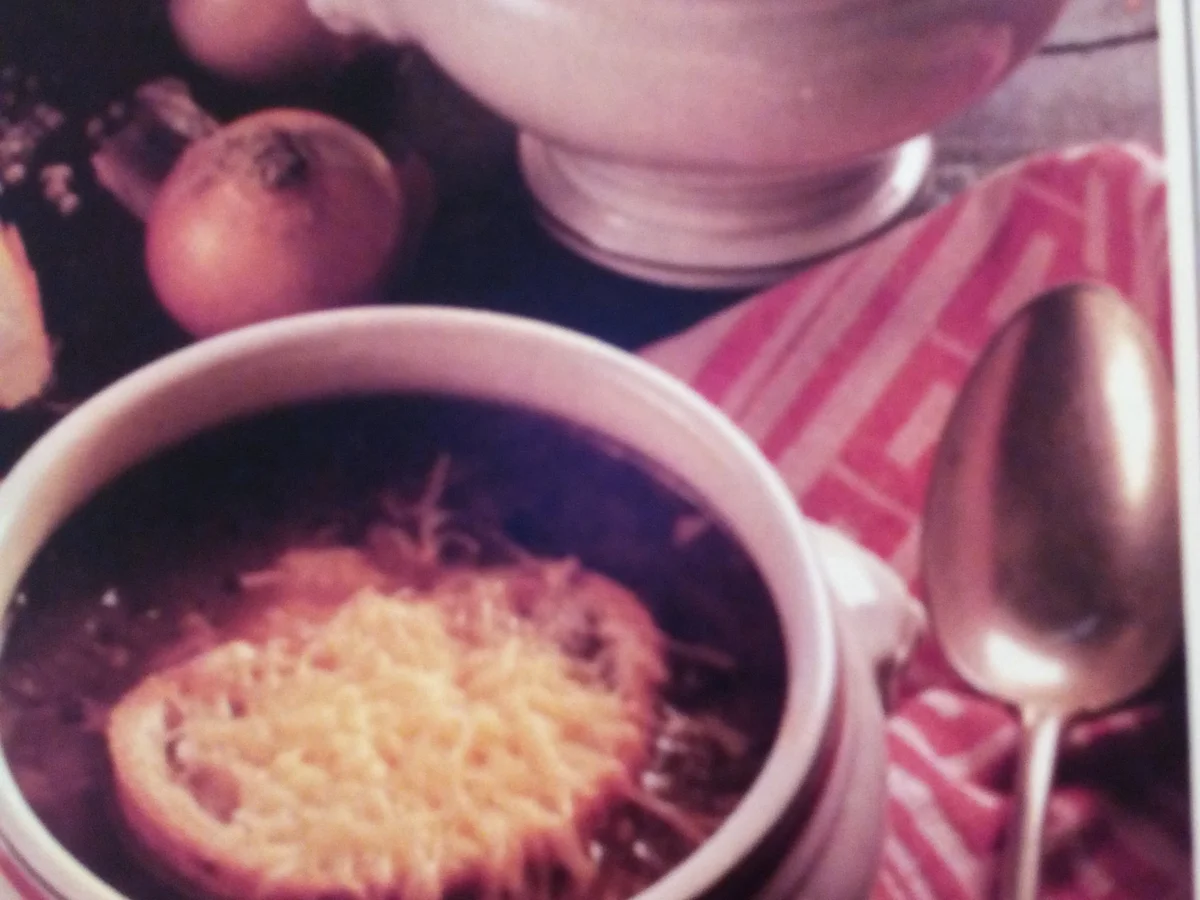 Rezept: Zwiebelsuppe Überbacken Bild Nr. 3857 Zwiebelsuppe Überbacken - Rezept - Bild Nr. 3857