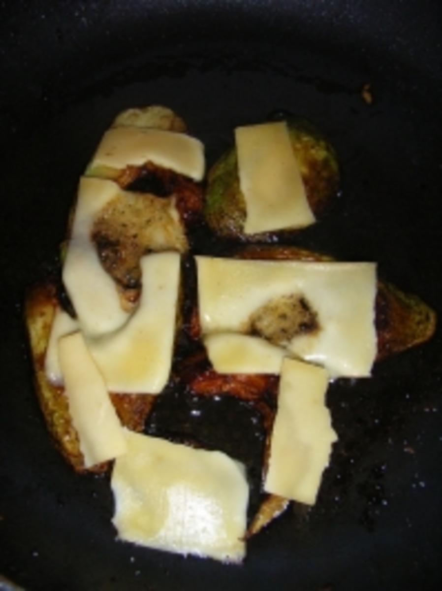 Antipasti: Avocado in Balsamico gebraten mit Käsehaube - Rezept - Bild Nr. 4