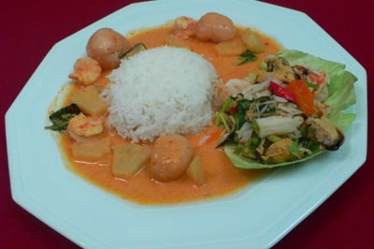 Meeresfrüchtesalat Yam Taley Gaeng Kua Gung – roter Curry mit Garnelen - Rezept
