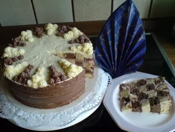 Rezept: Kuchen Würfeltorte Bild Nr. 4 Kuchen Würfeltorte - Rezept - Bild Nr. 4