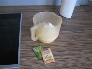 Rezept: "GRUNDREZEPT" süßer Hefeteig Bild Nr. 2 "GRUNDREZEPT" süßer Hefeteig - Rezept - Bild Nr. 2