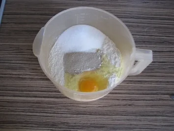 Rezept: "GRUNDREZEPT" süßer Hefeteig Bild Nr. 4 "GRUNDREZEPT" süßer Hefeteig - Rezept - Bild Nr. 4