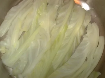Rezept: Gefüllte Weißkohlröllchen, Malfoof mechsche Bild Nr. 4 Gefüllte Weißkohlröllchen, Malfoof mechsche - Rezept - Bild Nr. 4