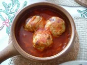 Hackfleisch-Bällchen überbacken in Tomatensoße - Rezept