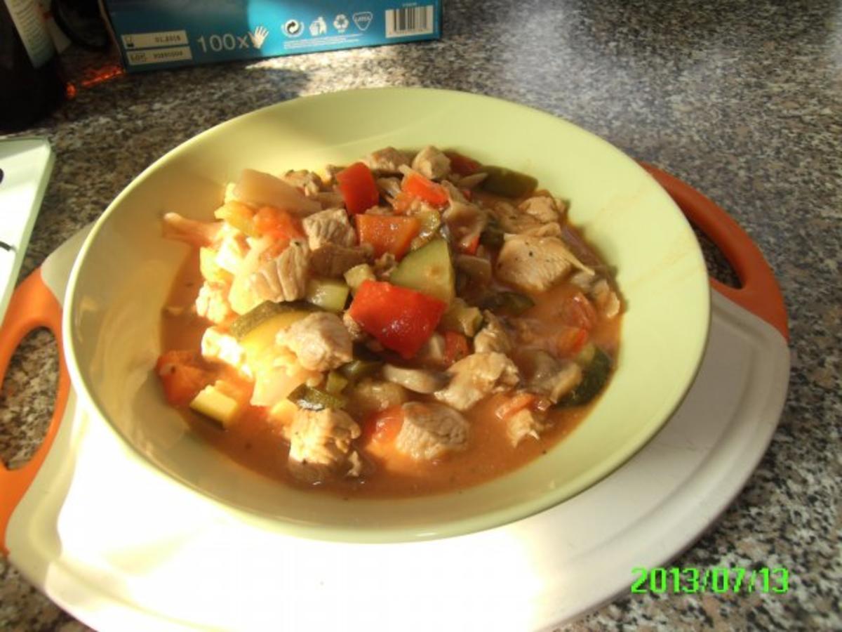 Putengulasch mit Zucchini - Rezept - Bild Nr. 4