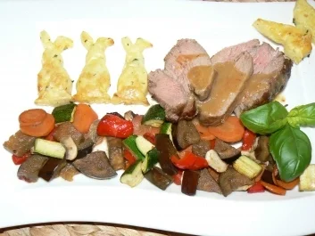Osterhäschen auf Gemüsebett im Dialog mit Kalbsbraten - Rezept