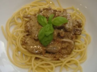 Bucatini mit Filetspitzen in Steinpilzrahm - Rezept