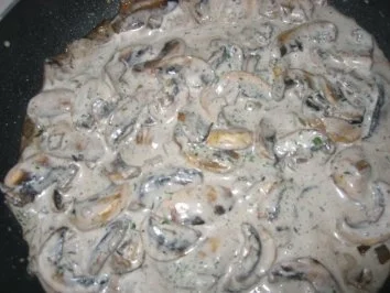 Rezept: Pilze in Käsesoße Pilze in Käsesoße - Rezept