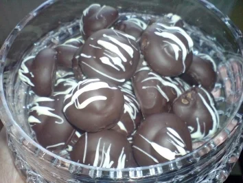 Kirsch-Marzipan-Pralinen - Rezept