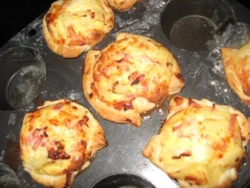 Blätterteigpasteten mit Ananas-Schinken-Füllung - Rezept - Bild Nr. 6