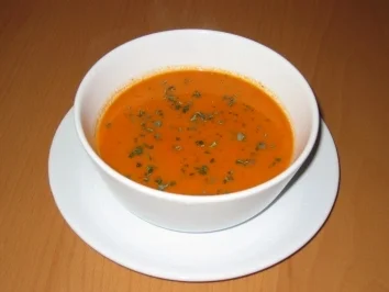 Scharfe Tomatensuppe - Rezept
