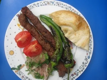 Rezept: Adana-Kebap auf dem Grill Adana-Kebap auf dem Grill - Rezept