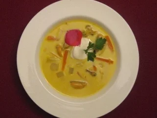 Rezept: Muschelsuppe mit Orangen und Currypaste Muschelsuppe mit Orangen und Currypaste - Rezept