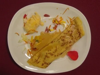 Rezept: Mandarineneis mit Ahornsirup-Crepe Mandarineneis mit Ahornsirup-Crepe - Rezept