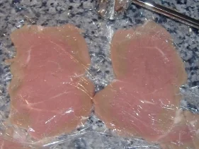 Rezept: Gefüllte Kalbsröllchen mit Tomatenragout Gefüllte Kalbsröllchen mit Tomatenragout - Rezept