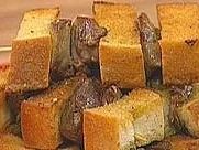 Leberspießchen mit Brot und Salbei gespickt - Rezept