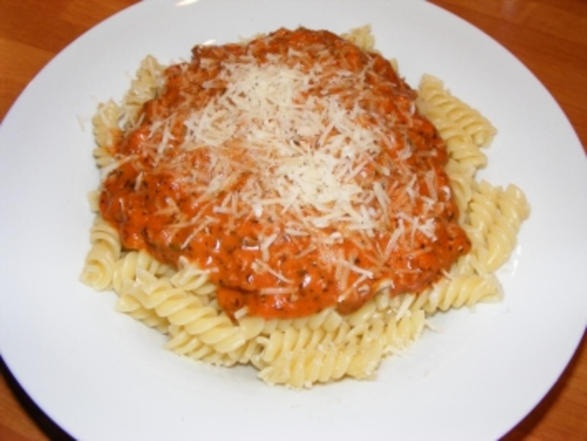 Hackfleischsauce mit Nudeln und Parmesan - Rezept - Bild Nr. 3