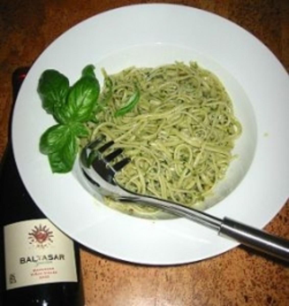 Käse - Basilikum Pesto mit Spinatnudeln alla mama :D - Rezept - kochbar.de