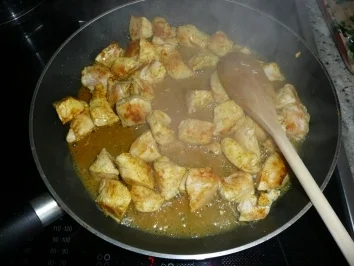 Rezept: Zwiebelhähnchen im Kartoffelrand Bild Nr. 3 Zwiebelhähnchen im Kartoffelrand - Rezept - Bild Nr. 3