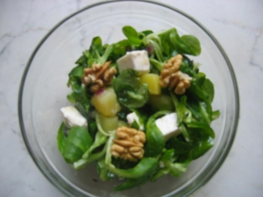 Feldsalat mit Schafskäse und Walnüssen - Rezept - kochbar.de