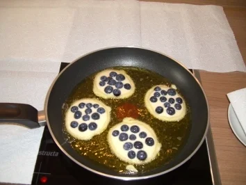 Heidelbeerküchle - Rezept - Bild Nr. 4