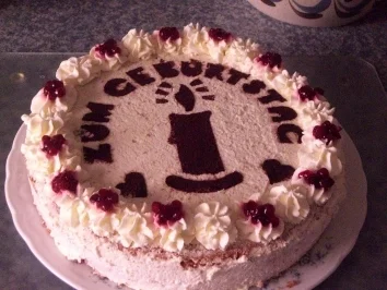 Rezept: Preisselbeer-Sahne-Torte Bild Nr. 2 Preisselbeer-Sahne-Torte - Rezept - Bild Nr. 2