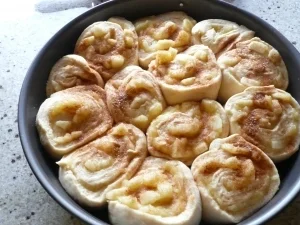 Rezept: Apfel-Rosettenkuchen Bild Nr. 5 Apfel-Rosettenkuchen - Rezept - Bild Nr. 5