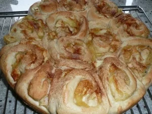 Rezept: Apfel-Rosettenkuchen Apfel-Rosettenkuchen - Rezept