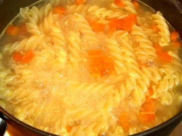 Rezept: Currynudeln mit Hackfleisch Currynudeln mit Hackfleisch - Rezept