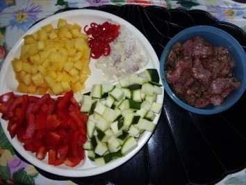 Rezept: Buntes Frühlingsgemüse mit Filetstückchen und Maccaronelli Bild Nr. 2 Buntes Frühlingsgemüse mit Filetstückchen und Maccaronelli - Rezept - Bild Nr. 2