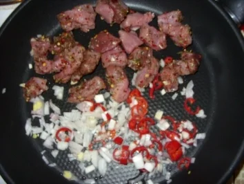 Rezept: Buntes Frühlingsgemüse mit Filetstückchen und Maccaronelli Bild Nr. 3 Buntes Frühlingsgemüse mit Filetstückchen und Maccaronelli - Rezept - Bild Nr. 3