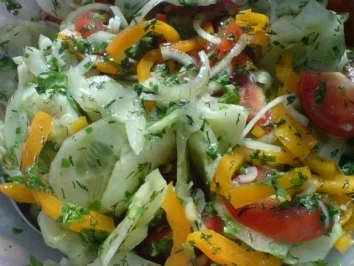 Rezept: Farbiger Gurkensalat Bild Nr. 13 Farbiger Gurkensalat - Rezept - Bild Nr. 13