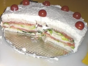 Rezept: FISCH: Räucherlachs-Schichttorte FISCH: Räucherlachs-Schichttorte - Rezept