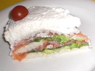 Rezept: FISCH: Räucherlachs-Schichttorte Bild Nr. 2 FISCH: Räucherlachs-Schichttorte - Rezept - Bild Nr. 2