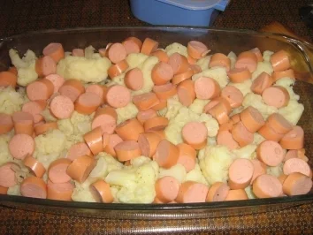 Rezept: Blumenkohlauflauf mit Wienerle Bild Nr. 6 Blumenkohlauflauf mit Wienerle - Rezept - Bild Nr. 6