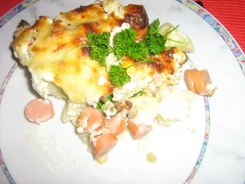 Rezept: Blumenkohlauflauf mit Wienerle Blumenkohlauflauf mit Wienerle - Rezept