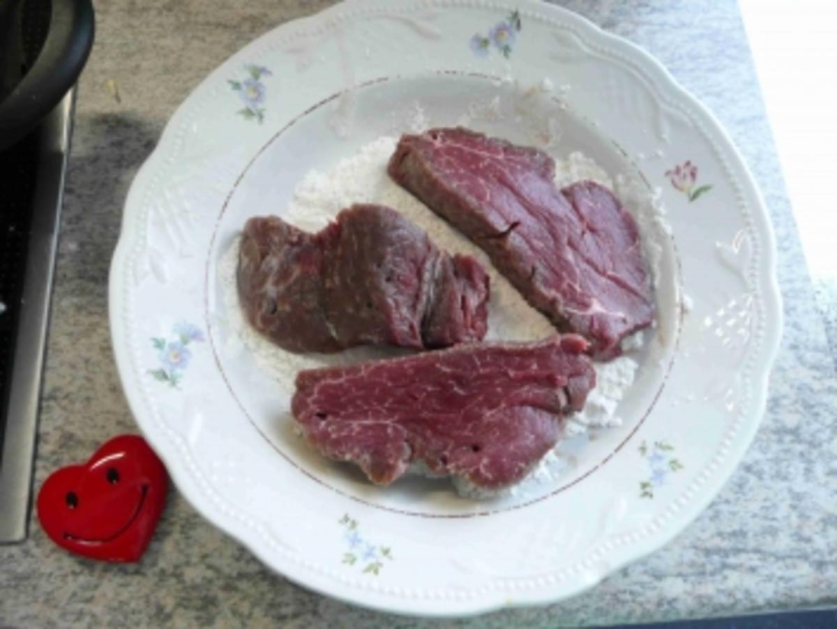 Rind : Schnitzel vom Rind in Rotweinsoße - Rezept - Bild Nr. 2