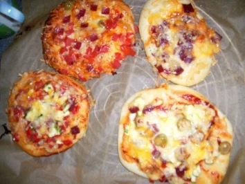 Rezept: Pizzagesichter und Schnecken Pizzagesichter und Schnecken - Rezept