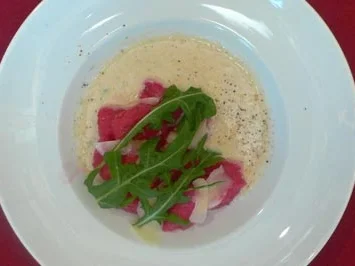 Rote Gnocchi in Schalottensoße - Rezept