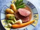 Rinderhüftsteak mit Buttergemüse und Rosmarienkartoffeln - Rezept