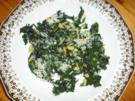 Blattspinat mit Parmesan und Pinienkernen - Rezept