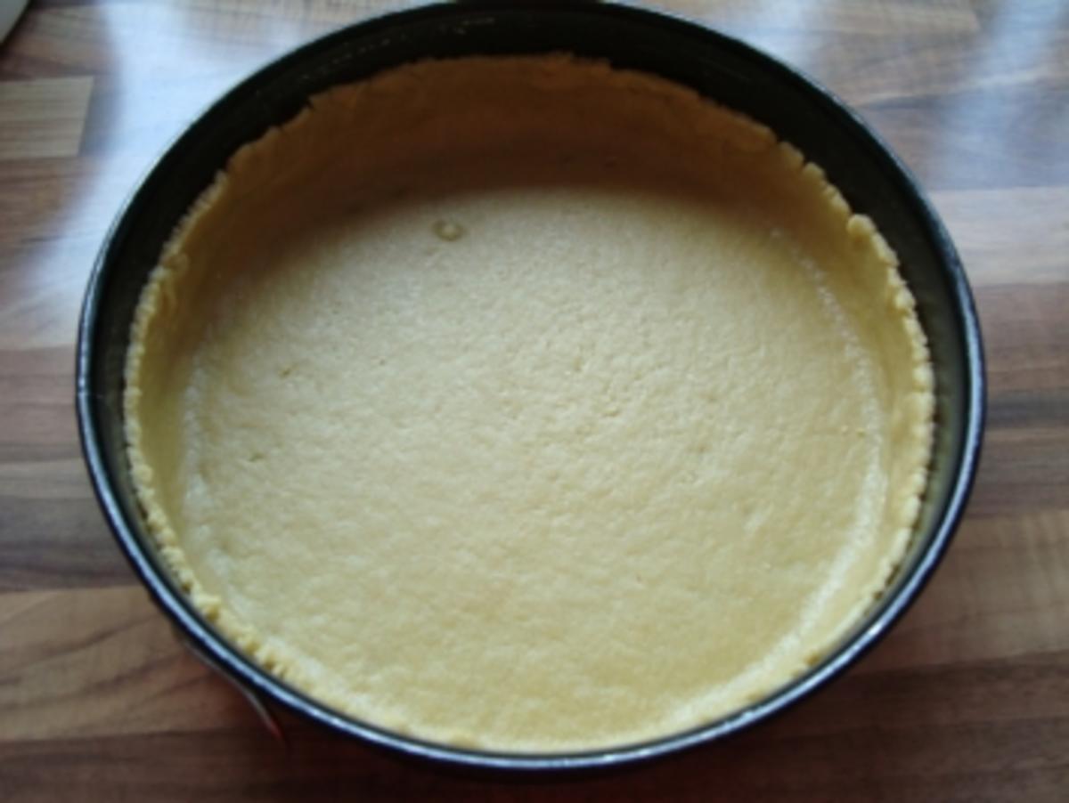 *Kuchen - Käsekuchen mit Rhabarber - Rezept - Bild Nr. 2