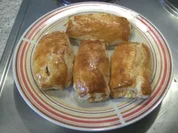 Blätterteigröllchen mit  Räucherlachsfüllung - Rezept