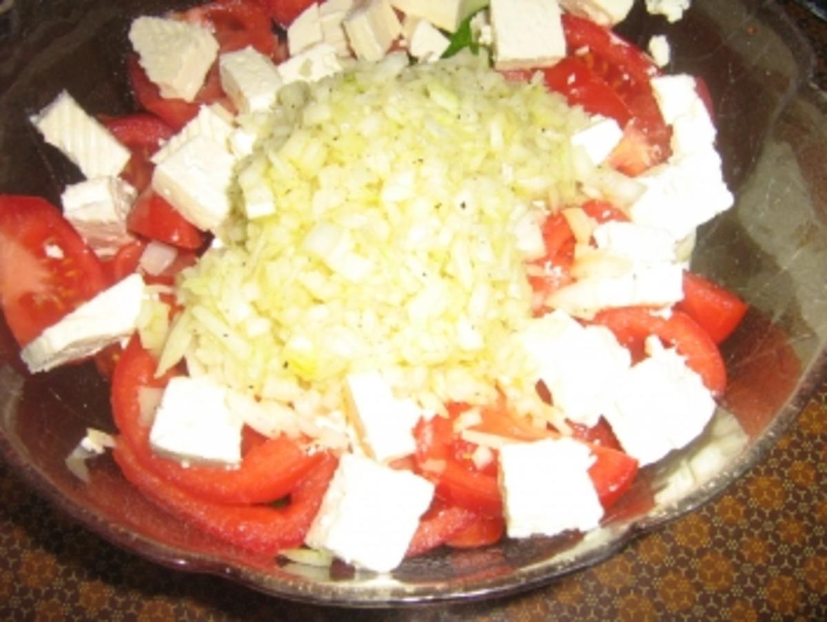Tomaten- Gurkensalat mit Feta - Rezept - Bild Nr. 2
