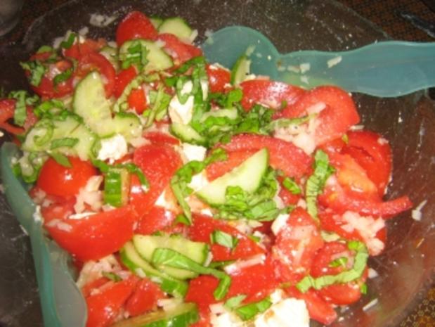 Tomaten- Gurkensalat mit Feta - Rezept mit Bild - kochbar.de